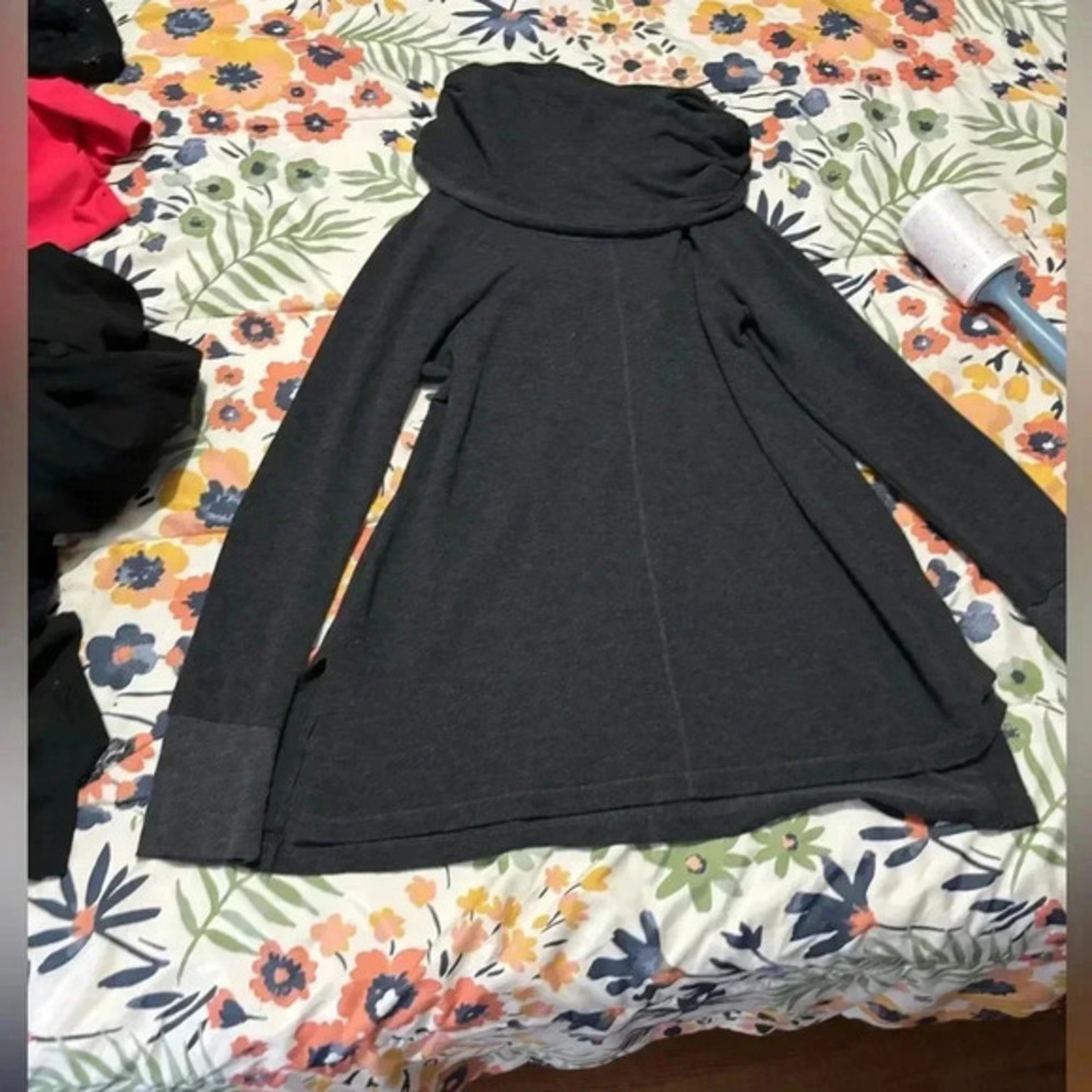 Grace-the perfect fit. Cowl/turtle neck small